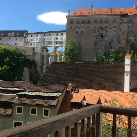 Dlouhá 93 *