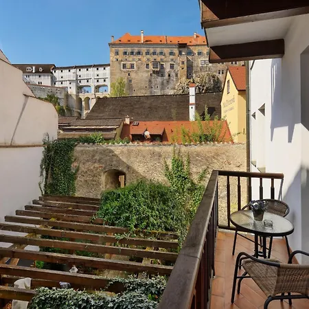 アパート Dlouha 93 *