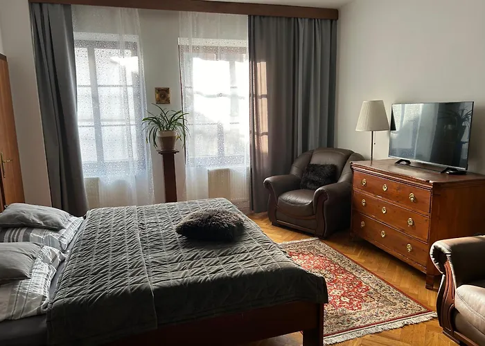 Appartement Dlouha 93 *